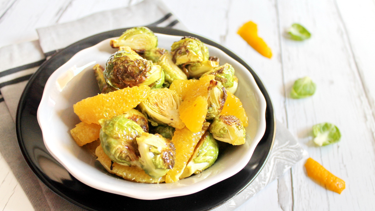 Salade de choux de Bruxelles rôtis à l'orange
