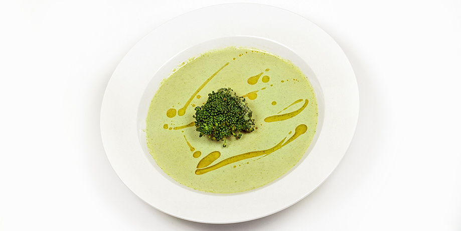 Velouté au brocoli avec huile de chanvre