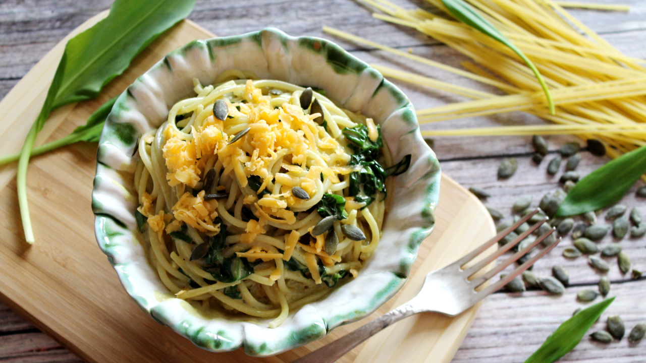 Spaghetti à l'ail des ours et au fromage