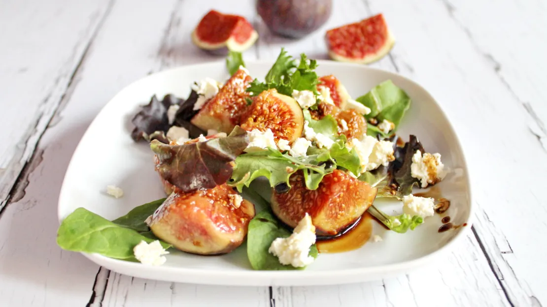 Figues grillées avec du fromage de chèvre